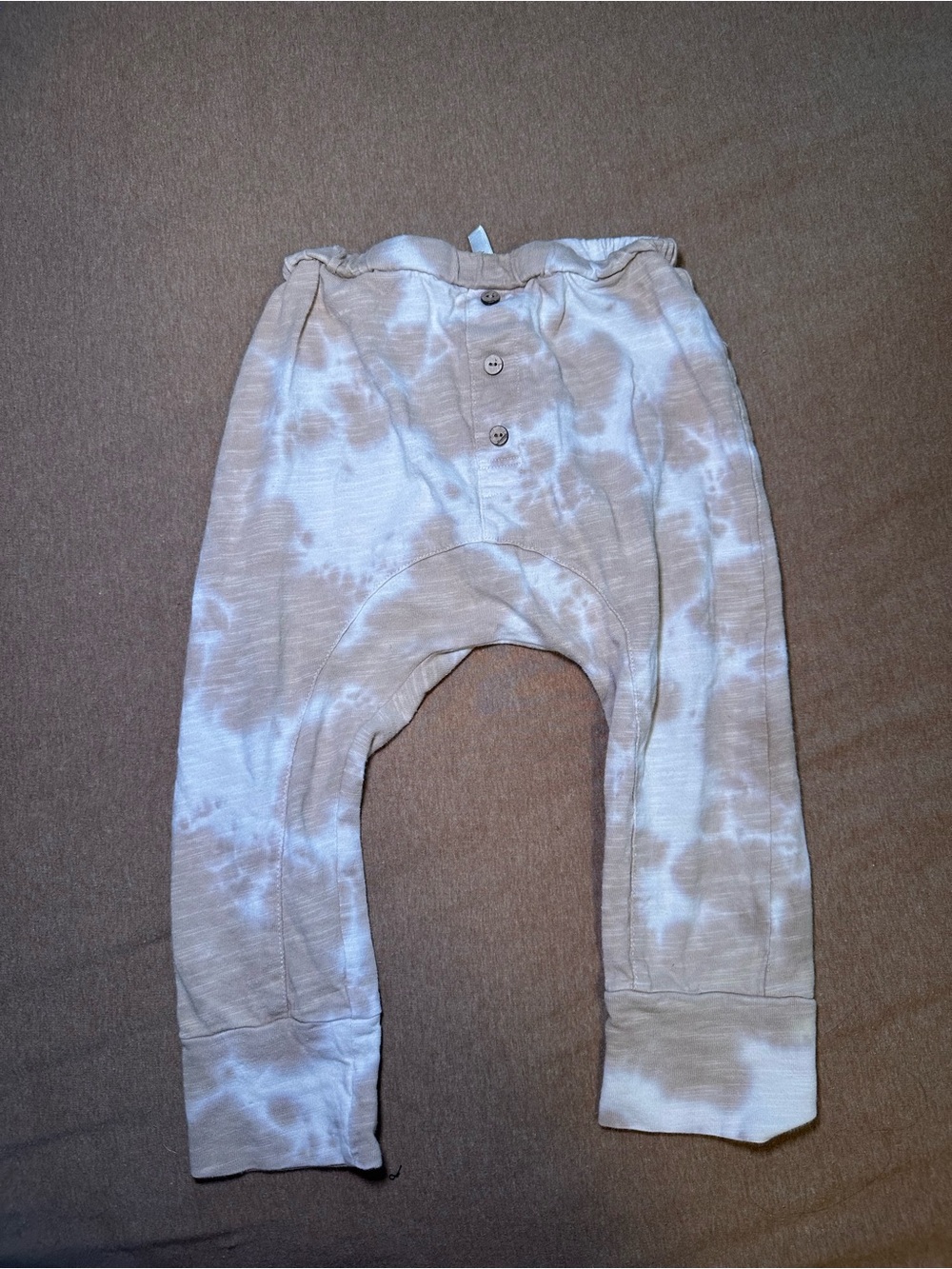 Rylee + Cru Beige Tie-Dye Jogger Pants
